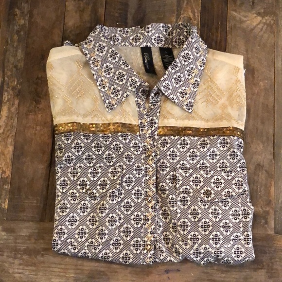 Cowgirl Style Snap Botton Top - Picture 2 of 5